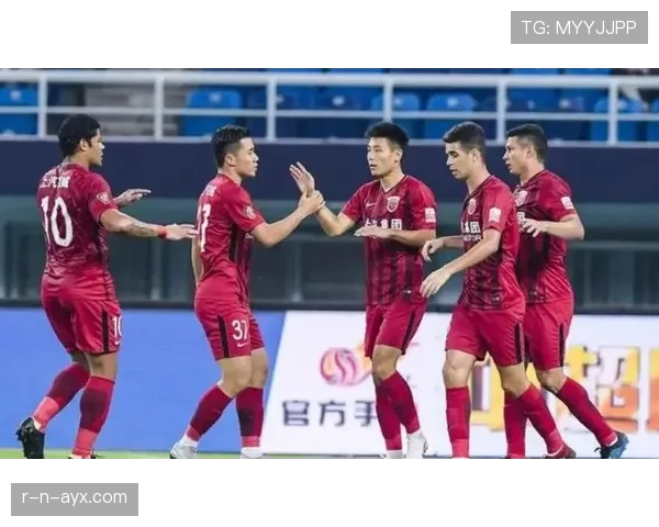 中超新赛季拉开帷幕,各队备战状态火热,争冠格局引热议 中超新赛季拉开帷幕,各队备战状态火热,争冠格局引热议